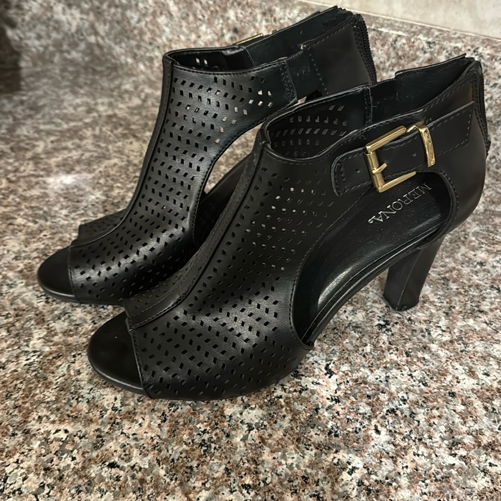 Merona Sandals Size 8
